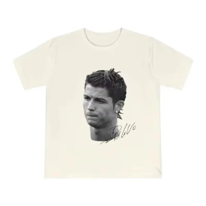 Camiseta Cristiano Ronaldo – Estampa Retrô e Assinatura, Estilo CR7 para Fãs de Futebol